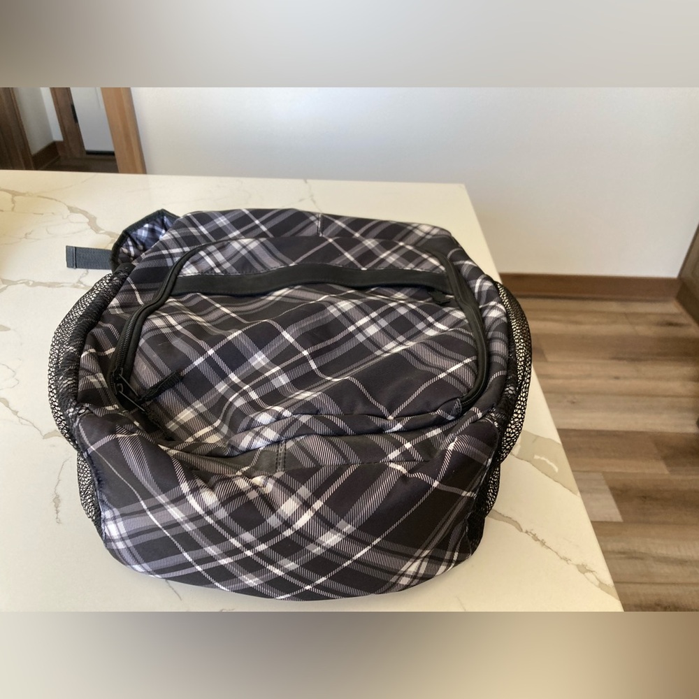 Thirty-One organizing divided camera sling backpack diaper bag black gray plaid